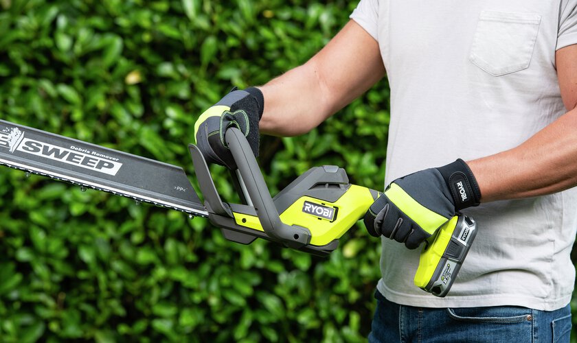Batteridriven häcksax från Ryobi