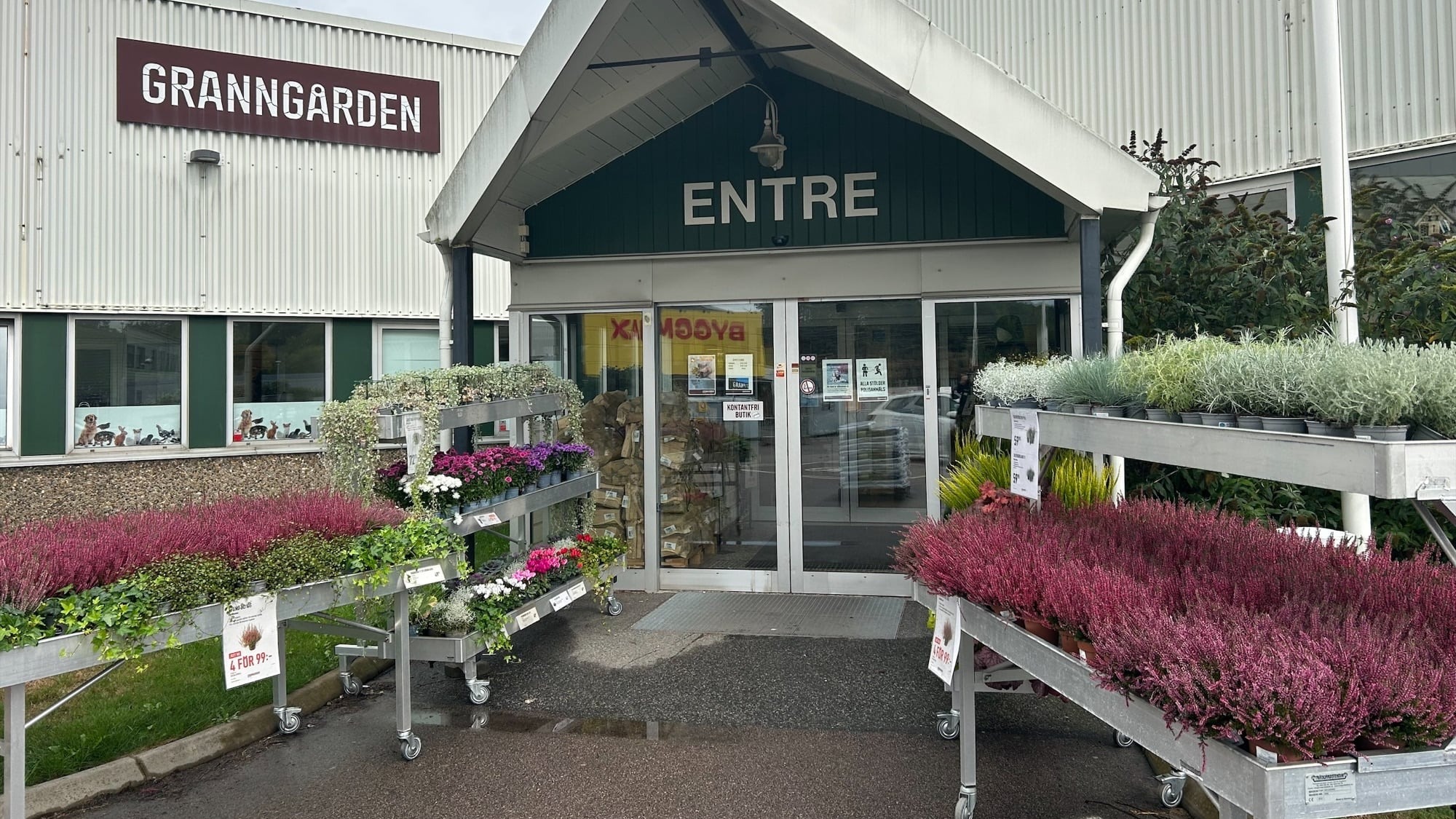 Entrébild som beskriver butik och känslan på Granngården Karlskrona