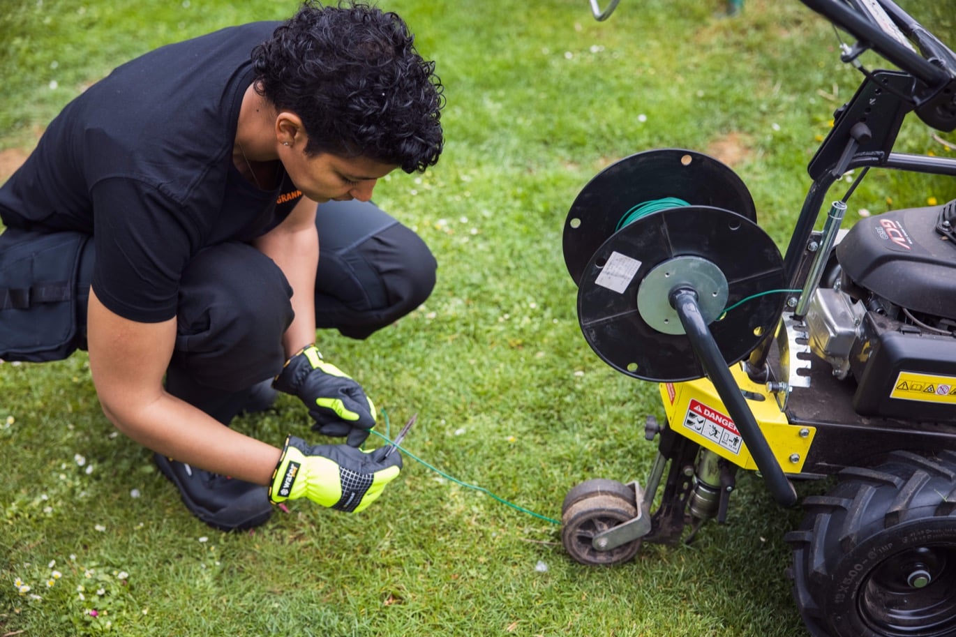 installation av robotgräsklippare från granngården grannhjälpen